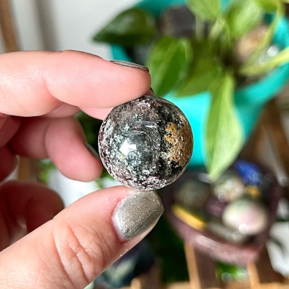 🌿Garden Quartz Lodolite Meditation Crystal Mini Sphere🌿 - Picture 3 of 4